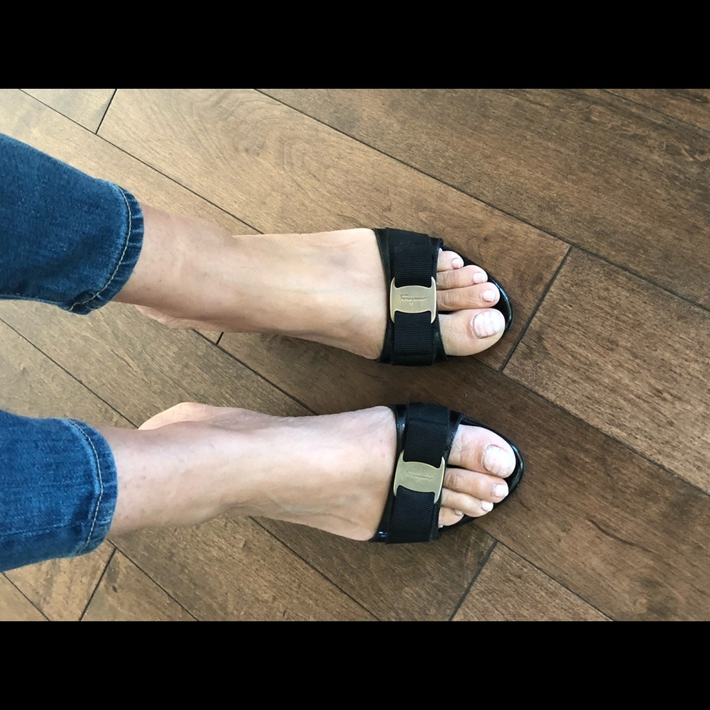 Good as new Ferragamo sandals size 37 eu usa 7